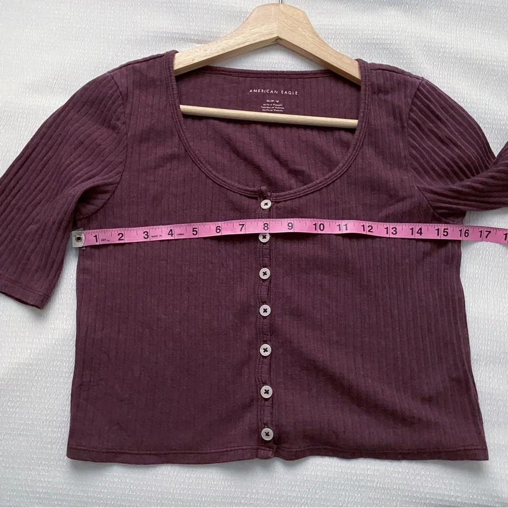 AEO Ribbed Button Down Crop Top - Picture 5 of 9